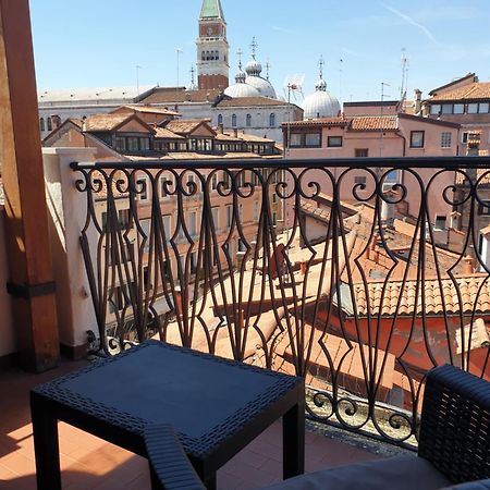 Residenza Tiziana Venezia Apartment Luaran gambar